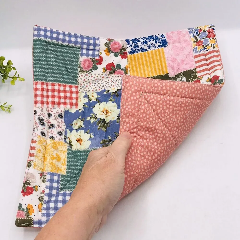Microwave Dinner Plate Cozy: Reversible, Patchwork Rose Floral Cottage Garden